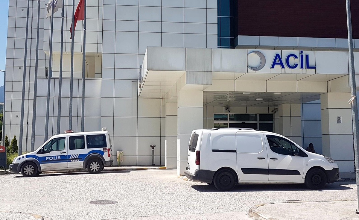 Son dakika! Otel havuzunda hareketsiz bulunan yaşlı adam hastanede hayatını kaybetti
