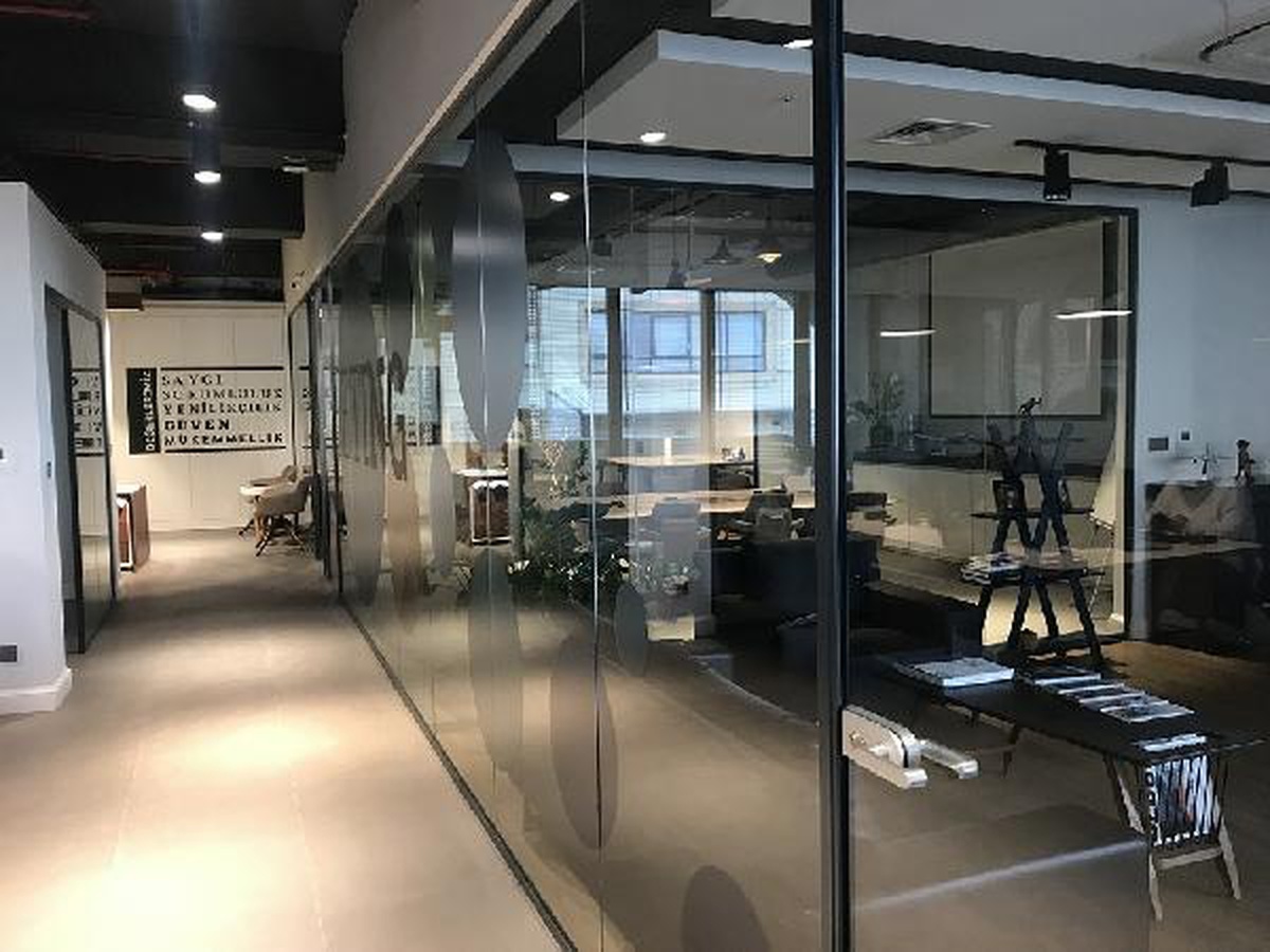 Pandemi şartlarına uygun ofisler Venezia Mega Offices\'te