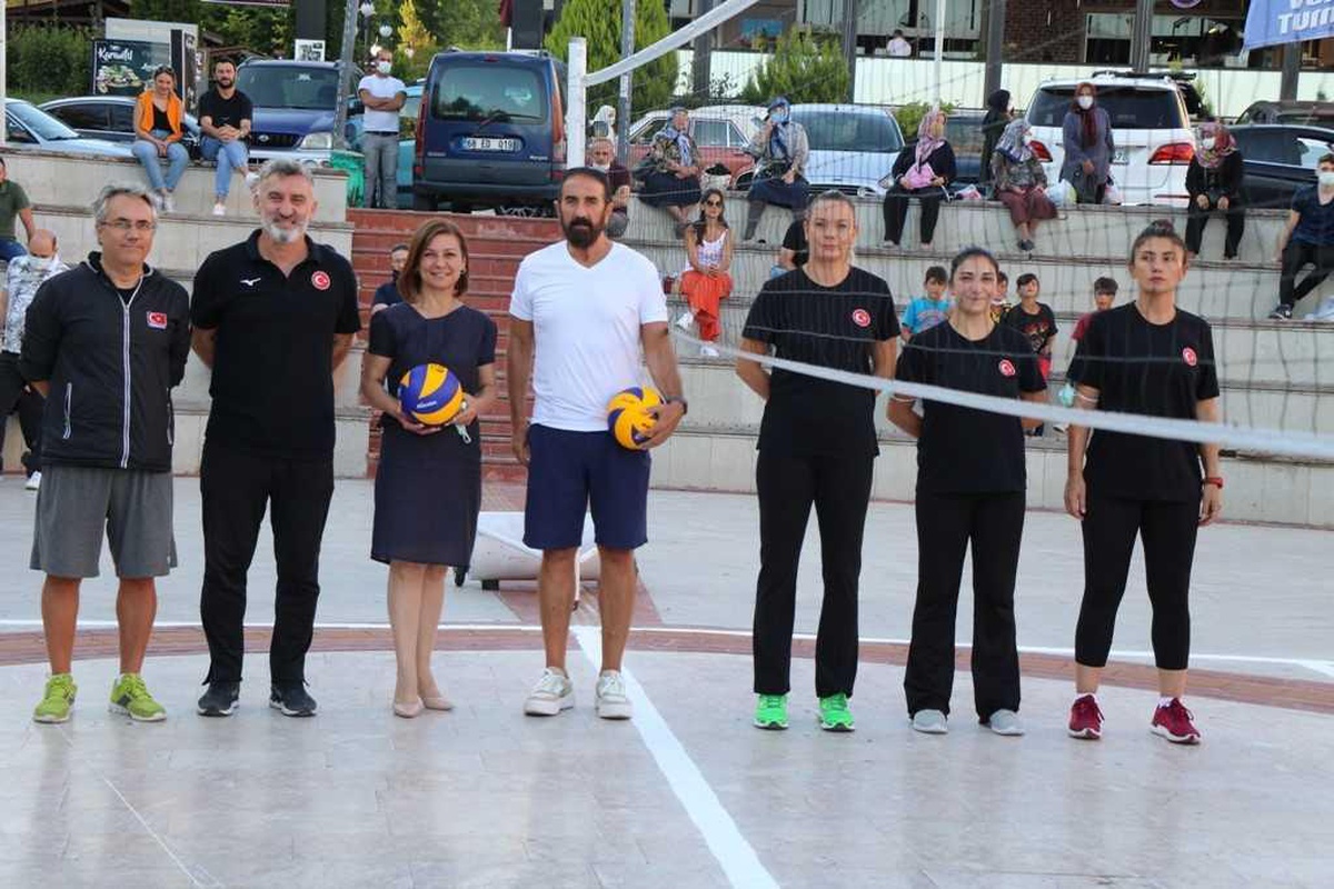 Safranbolu\'da Dostluk ve Kardeşlik Voleybol Turnuvası başladı