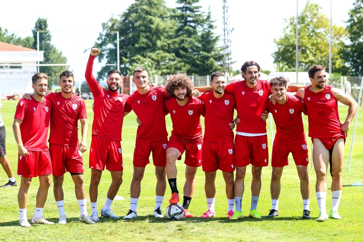 Samsunspor\'da kadro sil baştan: 20 futbolcu gitti, 19 futbolcu geldi