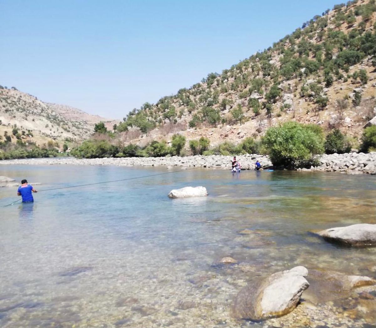 Siirt\'te Botan Çayı\'nda mahsur kalan 2 kişi kurtarıldı