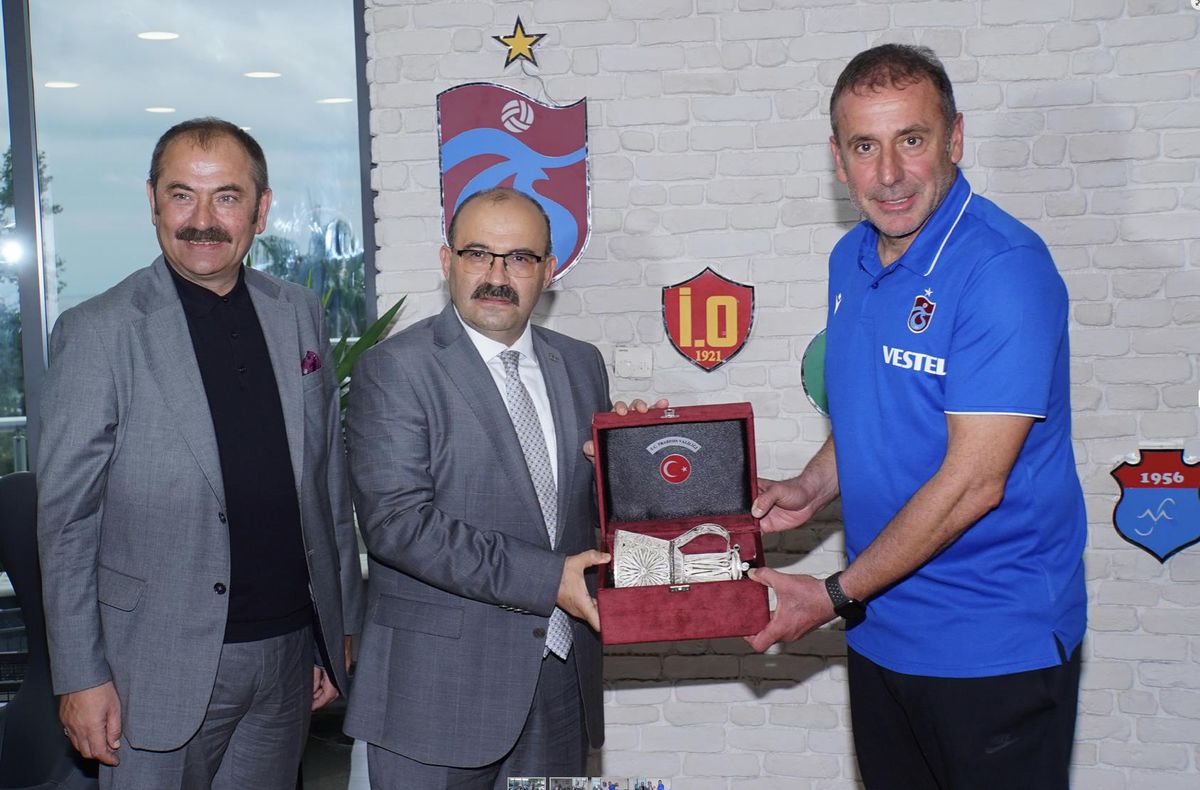 Trabzon Valisi Ustaoğlu\'ndan Trabzonspor\'a ziyaret