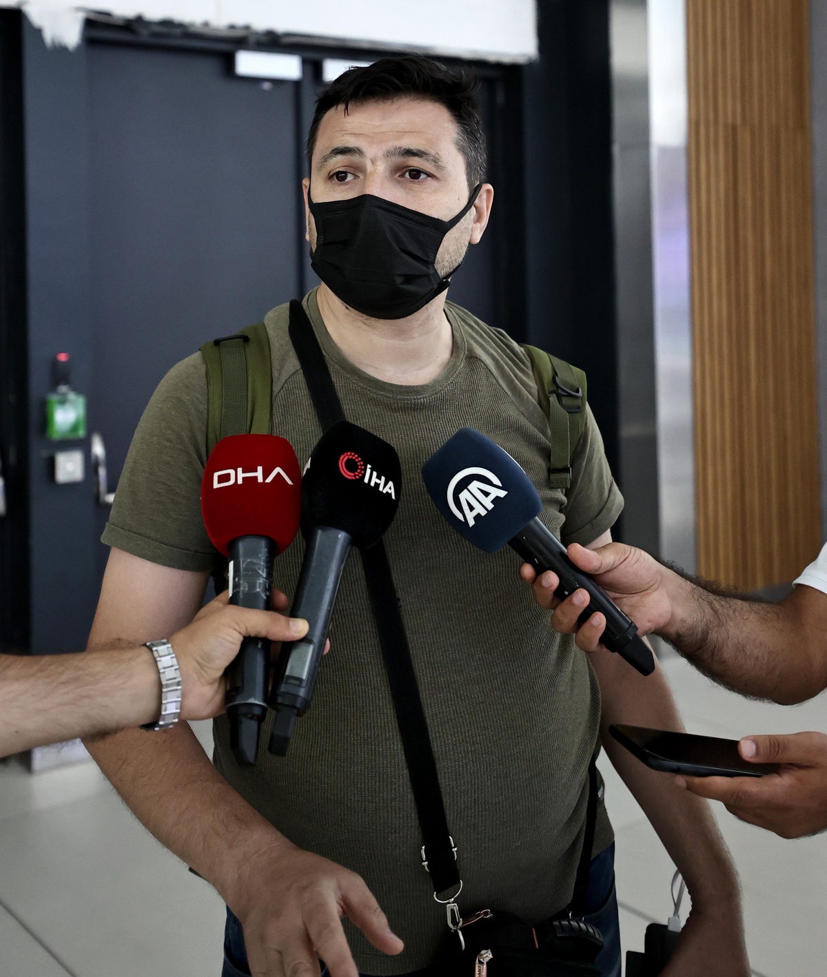 Afganistan\'dan tahliye edilen Türk vatandaşlarının yurda gelişi sürüyor