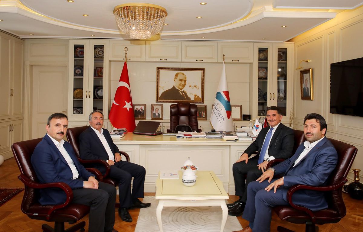 Ağrı\'da temeli atılacak olan Tıp Fakültesi binasının inşaat alanında incelemelerde bulundu.