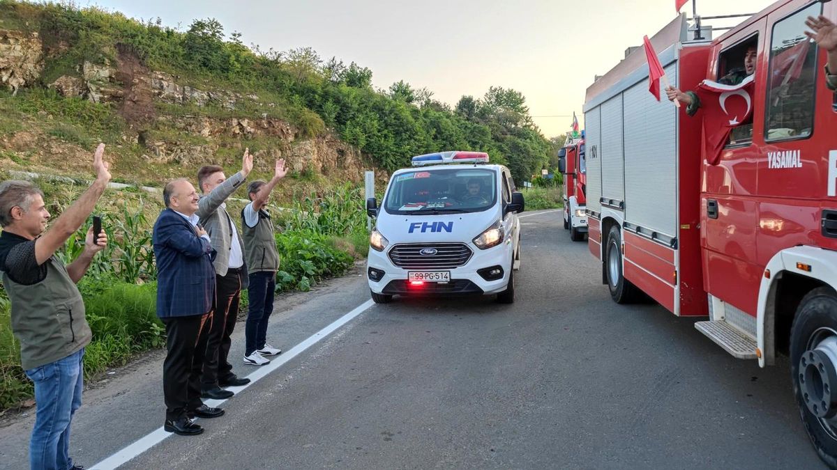 Azerbaycanlı itfaiyeciler uğurlandı