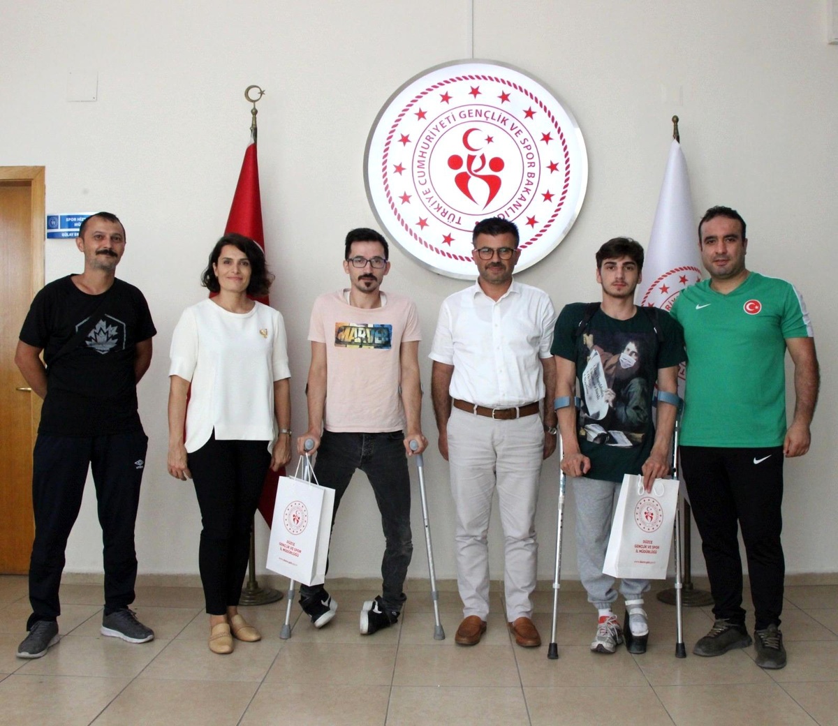 Başarılı halterciler Yazıcı\'yı ziyaret etti