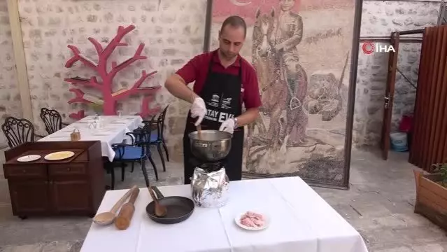 Bu yemek tokmakla dövülüyor Bu yemek tokmakla dövülüyor