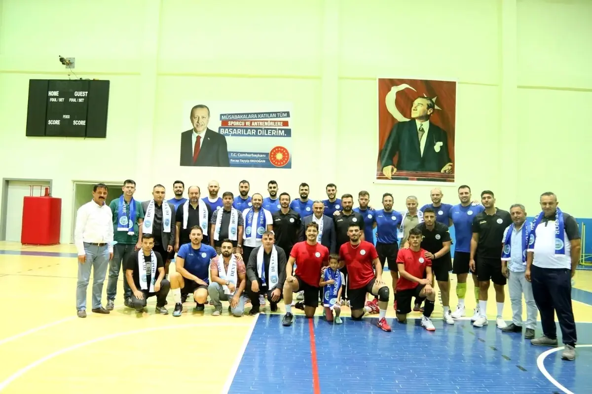 Develi Belediyespor taraftarı önünde ilk antrenmanına çıktı