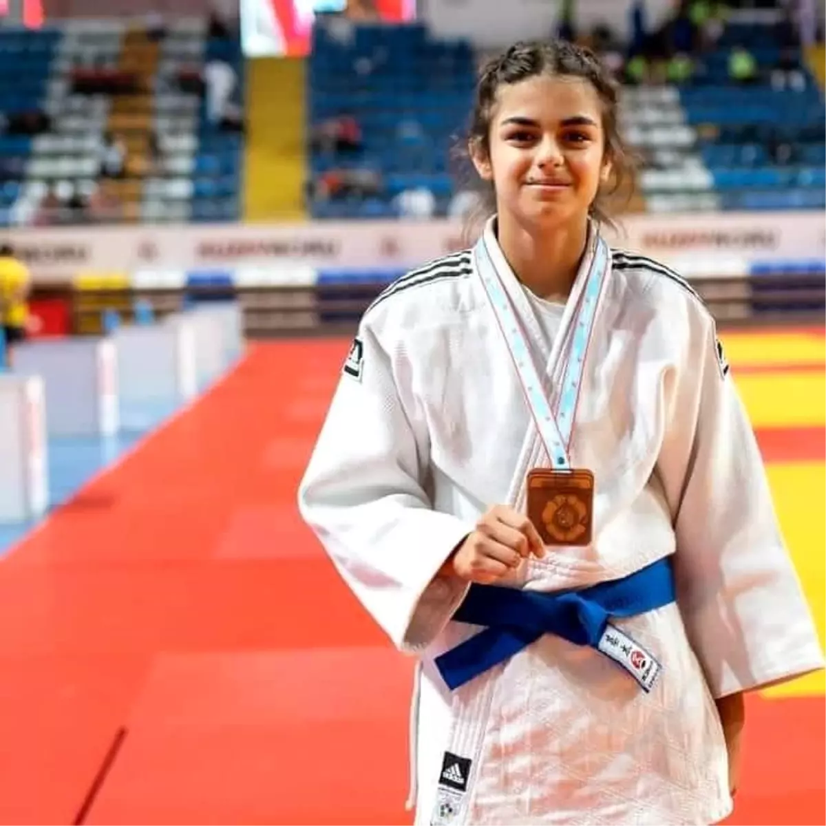 Eda Kahveci Türkiye Üçüncüsü