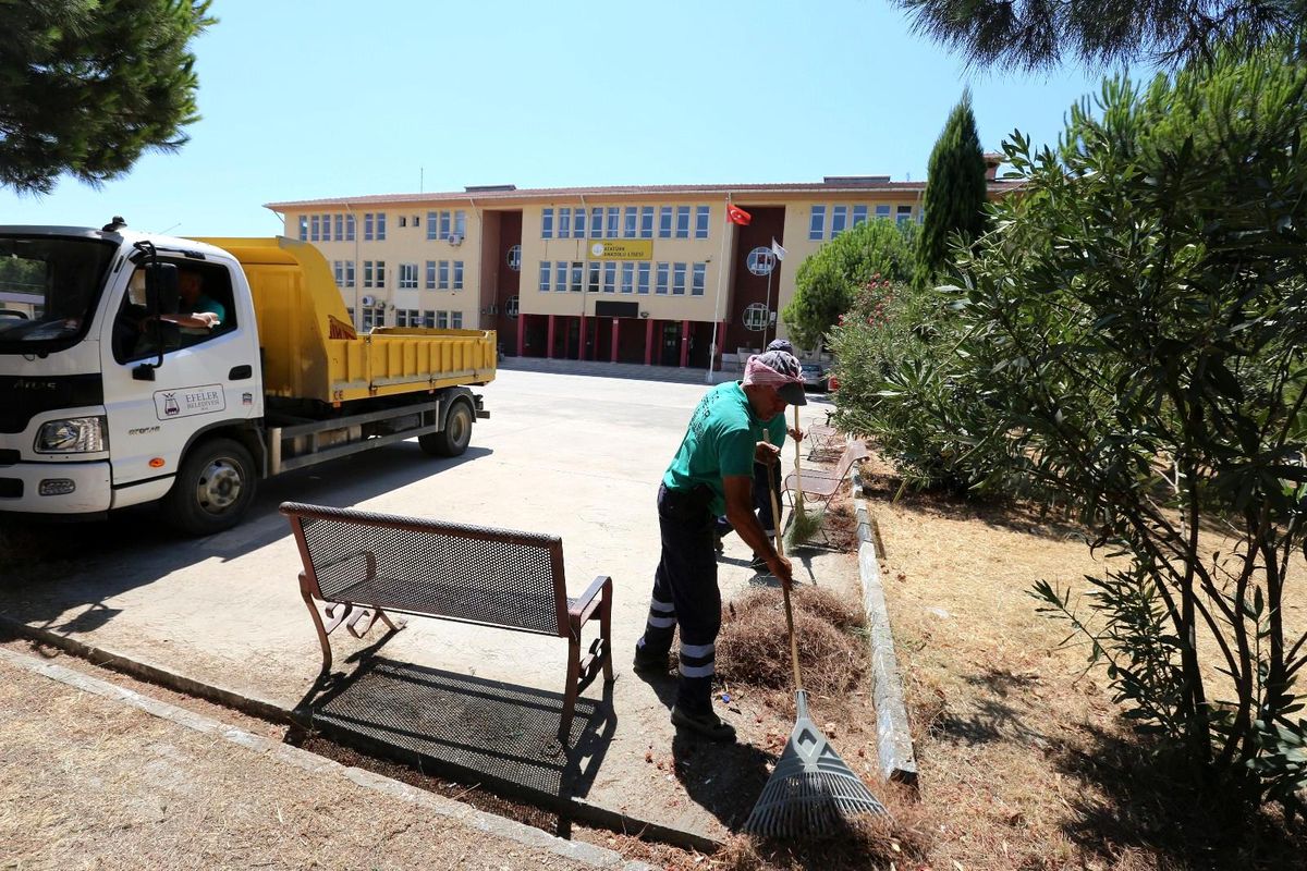 Efeler Belediyesi\'nin okullara desteği sürüyor