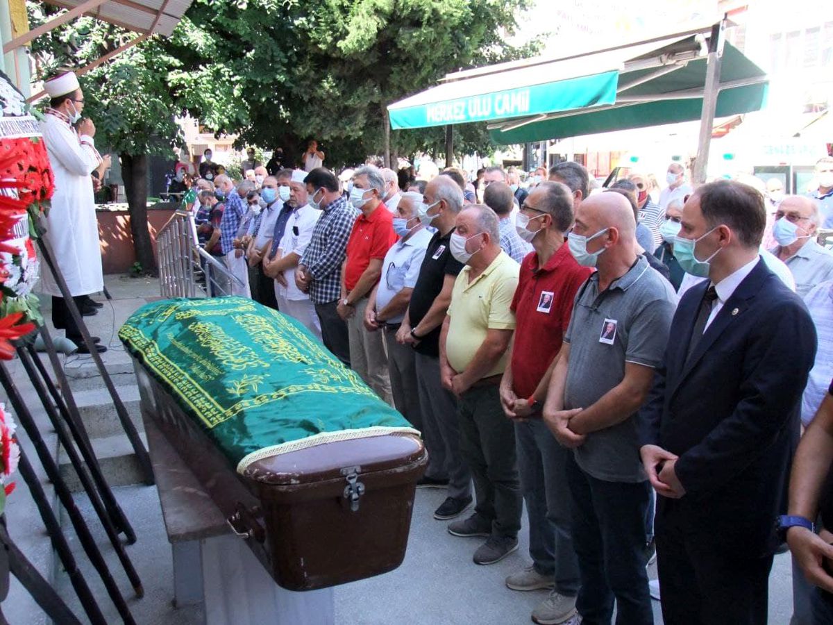 Emekli öğretmene son veda