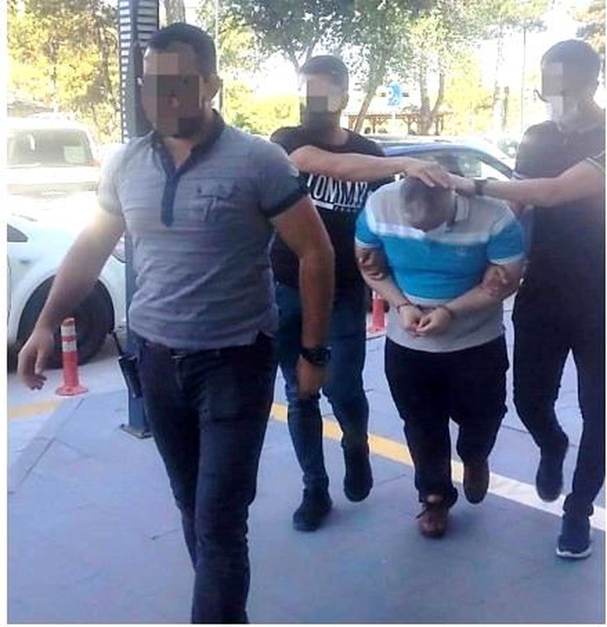 Firari FETÖ\'cü hakim saklandığı evde yakalandı