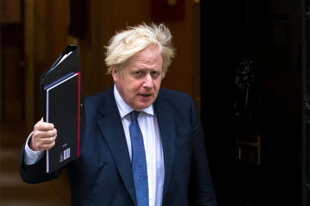 İngiltere Başbakanı Johnson: "İngiltere, Afganistan\'dan şu ana kadar 2 bin 52 Afgan\'ı tahliye etti""Batı, ABD olmadan Afganistan görevine devam...