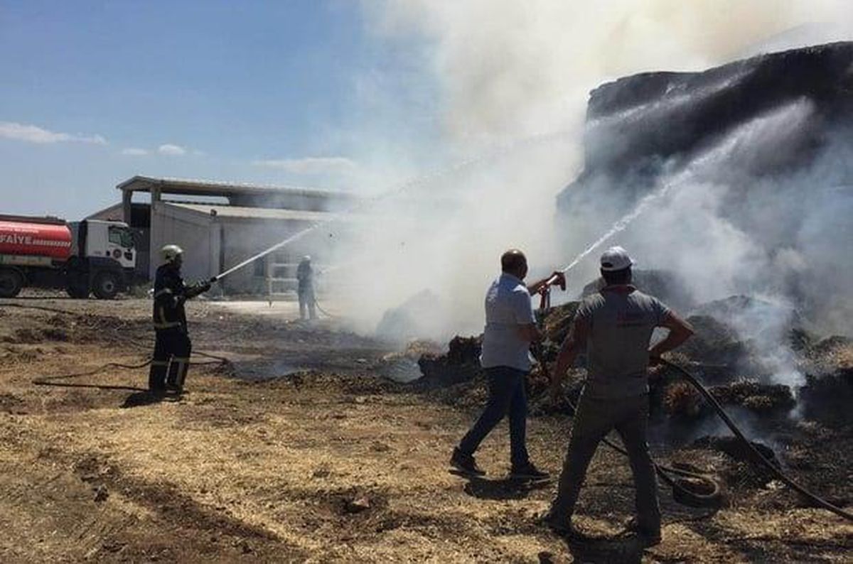 İpsala Kaymakamlığı üreticileri saman balyası yangınlarına karşı uyardı Açıklaması