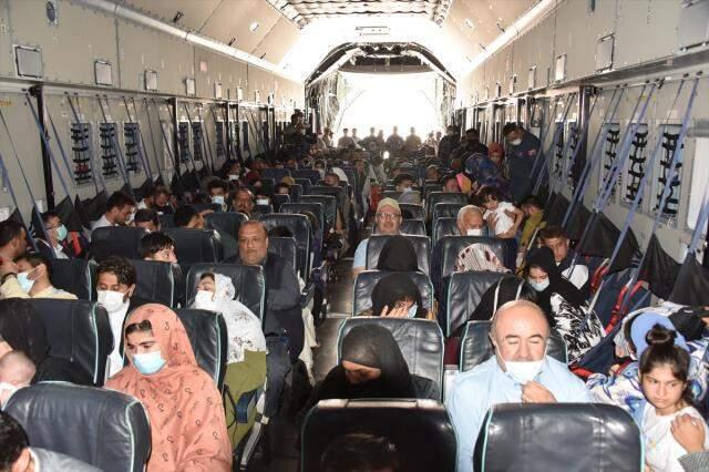 Kabil'deki 200'ü aşkın Türk vatandaşı için 'uçan kale' ile tahliye operasyonu Kabil'deki 200'ü aşkın Türk vatandaşı için 'uçan kale' ile tahliye operasyonu