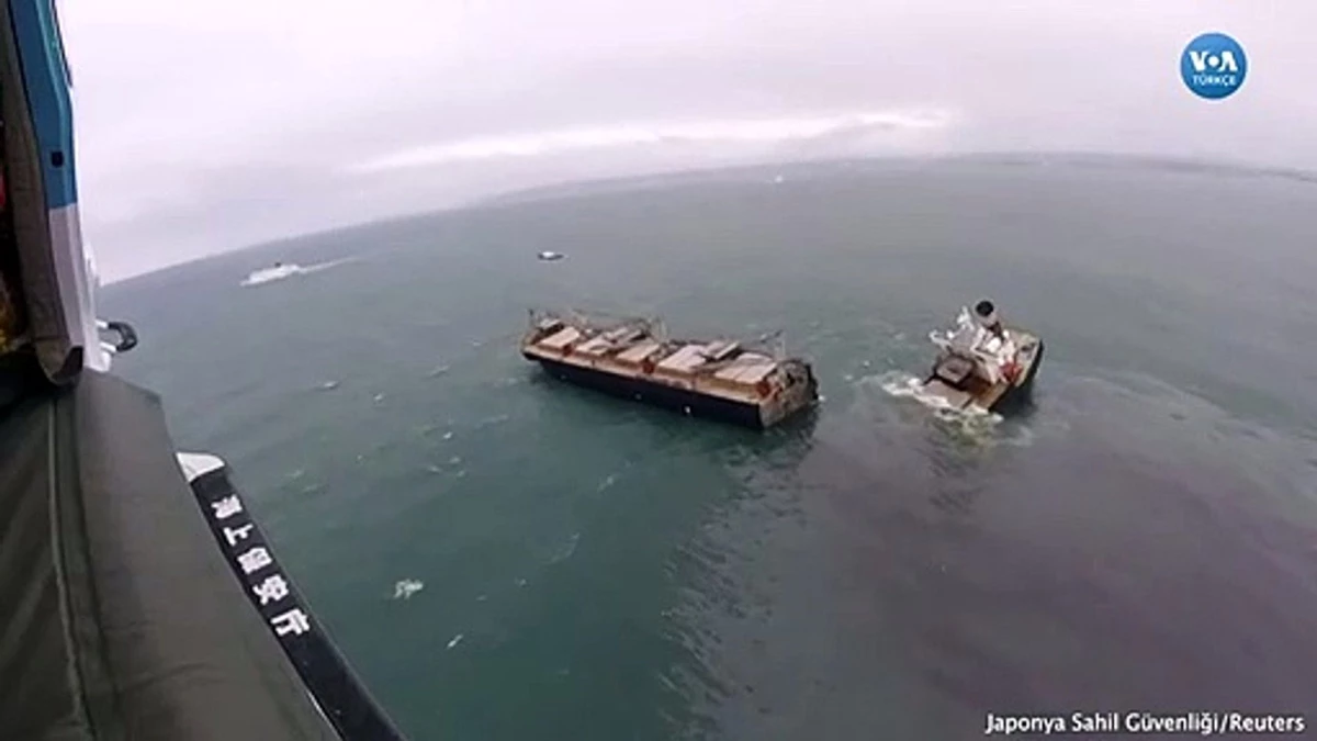 Karaya Oturan Gemide Petrol Sızıntısı