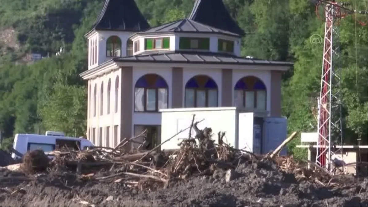 KASTAMONU - Bozkurt\'ta selden etkilenen camiyi cuma namazına yetiştirmek için canla başla çalışıyorlar