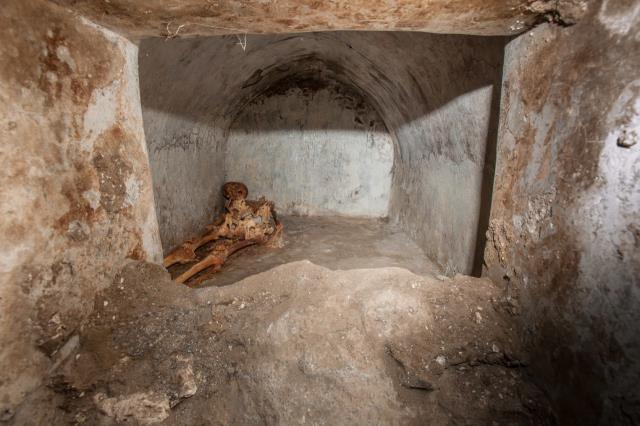 Kazı yapan arkeologlar büyük sevinç yaşadı! Pompeii'de saçları ve kulağı duran insan kalıntısı bulundu