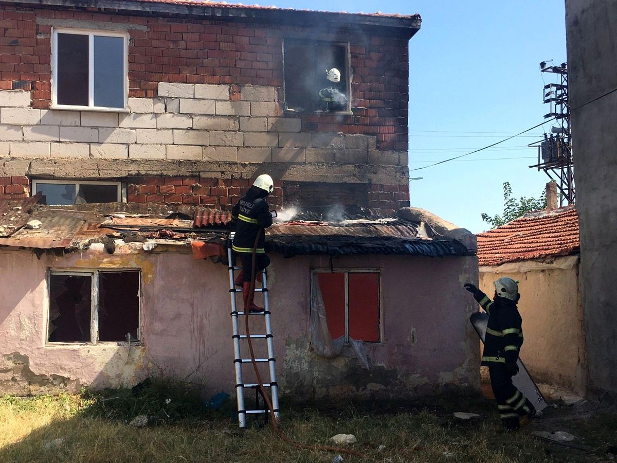 Kırklareli\'de metruk binada yangın