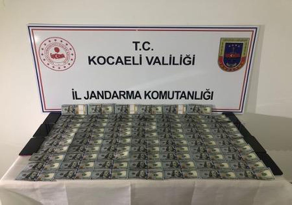 Kocaeli\'de 67 bin 500 sahte dolar ele geçirilen operasyonda 4 şüpheli yakalandı