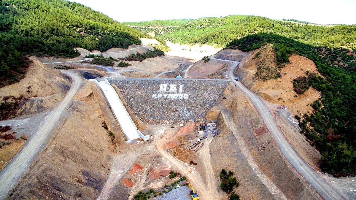 Manisa\'da yapımı tamamlanan Beydere Barajı\'nda su tutulmaya başlandı