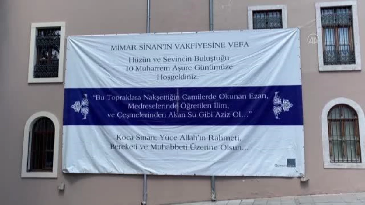 Mimar Sinan\'ın vasiyeti üzerine Süleymaniye Camisi\'nde aşure dağıtıldı