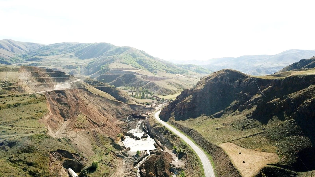 Son dakika haberi... Erzurum\'da yapımına devam edilen Şehitler Barajı 47 bin 60 dekar araziye can suyu olacak