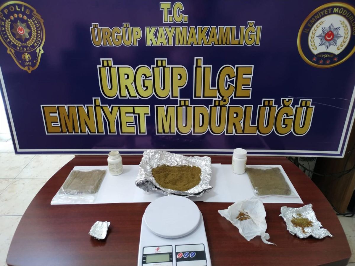 Nevşehir\'de evlerinde uyuşturucu ele geçirilen 2 şüpheli tutuklandı