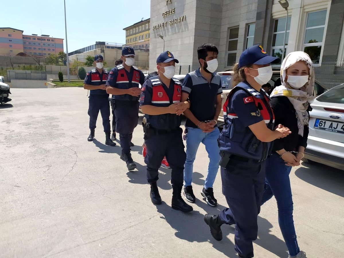 Sahte 67 bin 500 doları ile yakalanan 4 kişi adliyeye sevk edildi