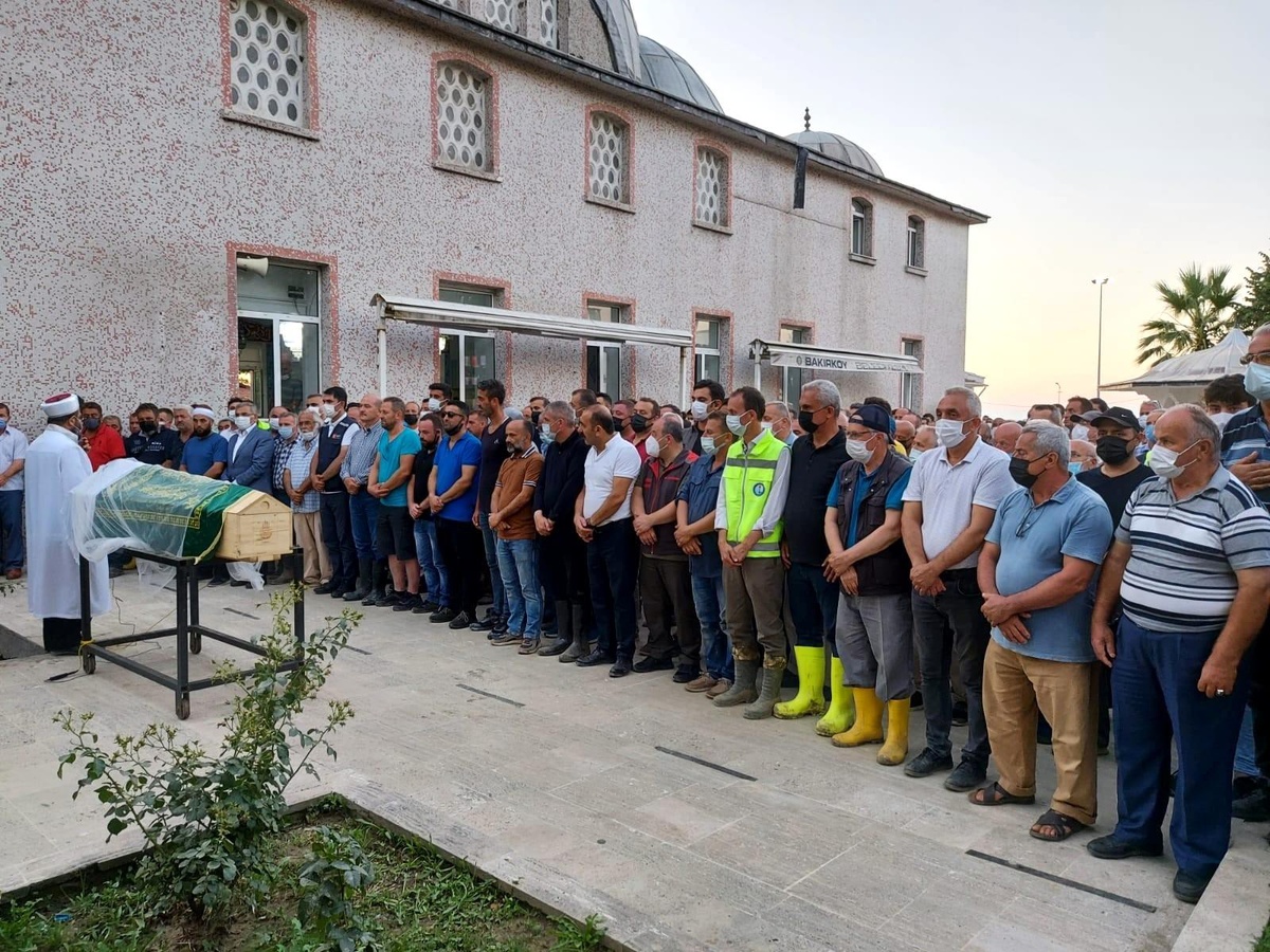 Selde hayatını kaybeden Gizem, toprağa verildi