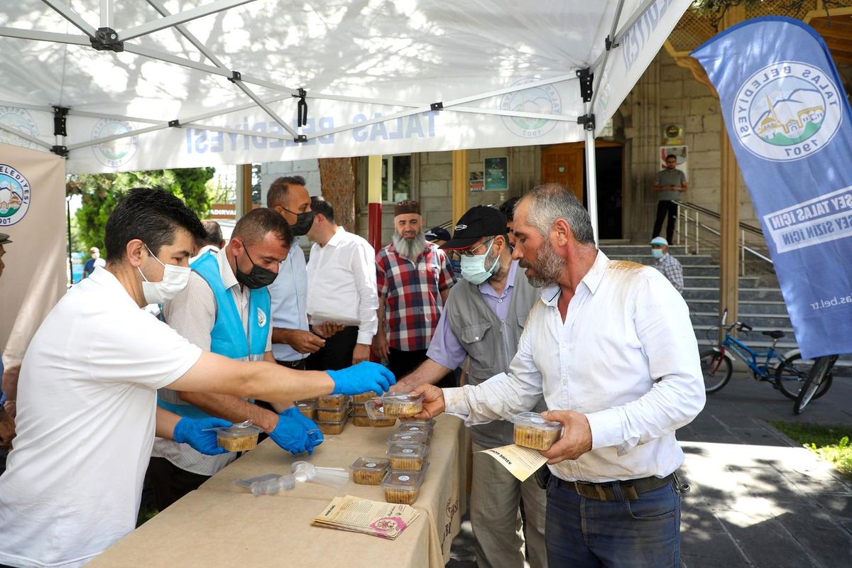 Talas Belediyesi\'nden aşure ikramı