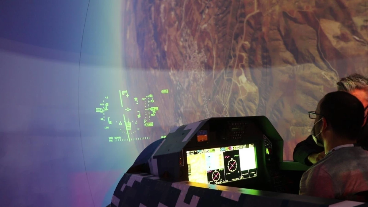 TUSAŞ\'tan, IDEF\'te Hürjet ve TF-X simülatörü uçuş eğitimi