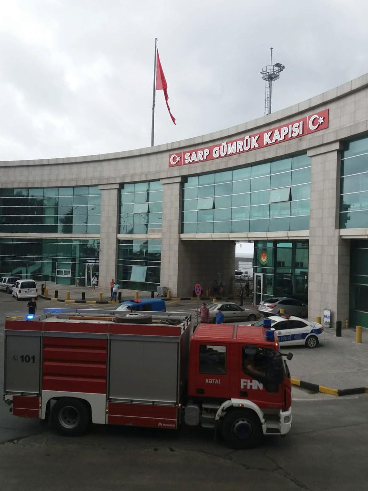 Yangınlarla mücadele için gelen Azerbaycan ekibi yurttan ayrıldı