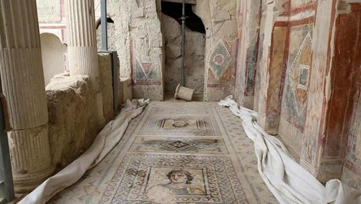 Zeugma\'da 14 yıllık emekle ortaya çıkarılan \'Muzalar Evi\' ziyarete açılacak