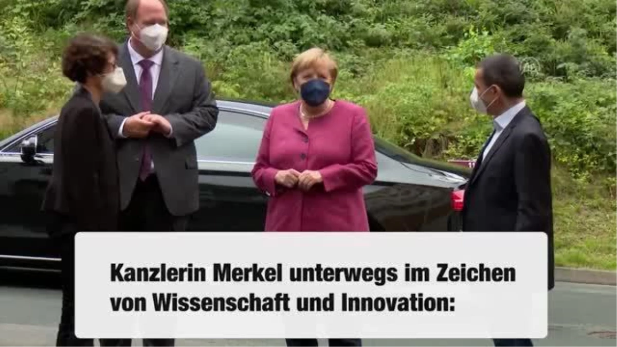 Almanya Başbakanı Merkel BioNTech\'in üretim tesisini ziyaret etti