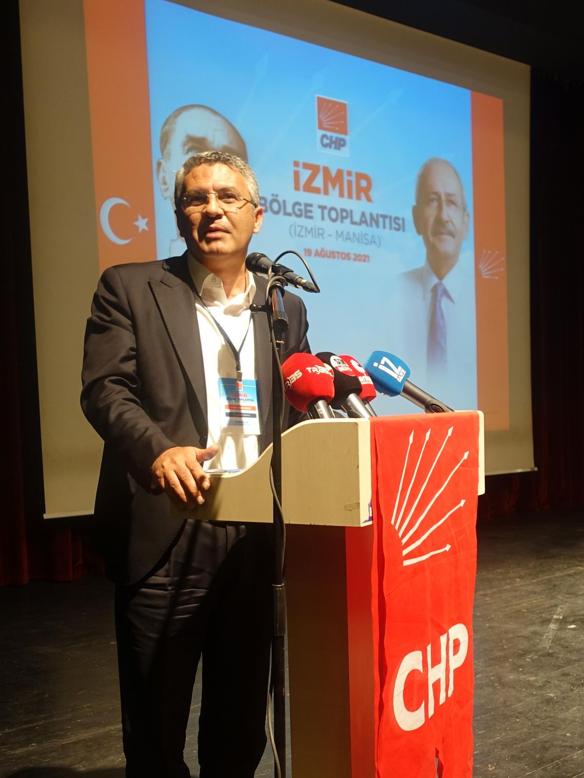 CHP Genel Başkan Yardımcısı Salıcı, İzmir\'de partisinin bölge toplantısına katıldı Açıklaması