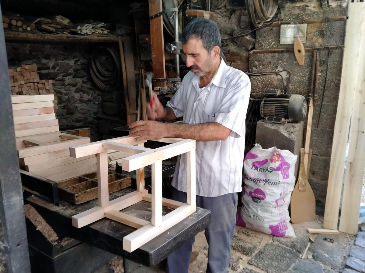 Diyarbakır\'da marangoz ustasının azmi