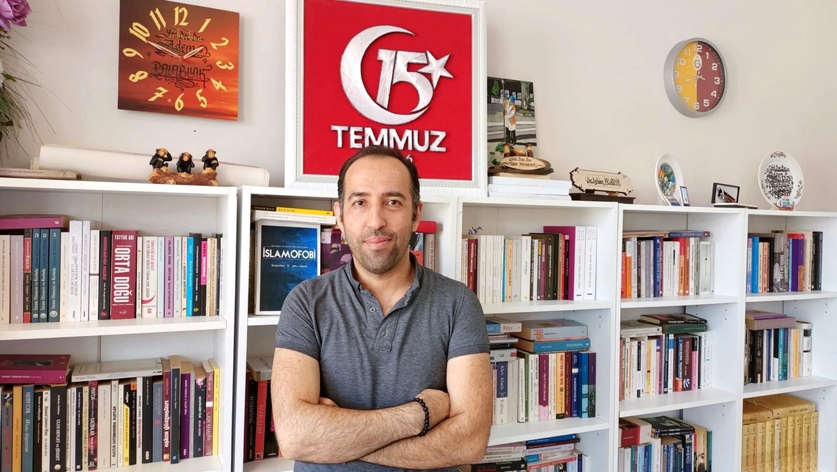 Doç. Dr. Adem Palabıyık: "Biz işgalin ne olduğunu 15 Temmuz sürecinde öğrendik. Afganistan 20 yıl ABD, 20 yıl SSCB tarafından işgal edildi"