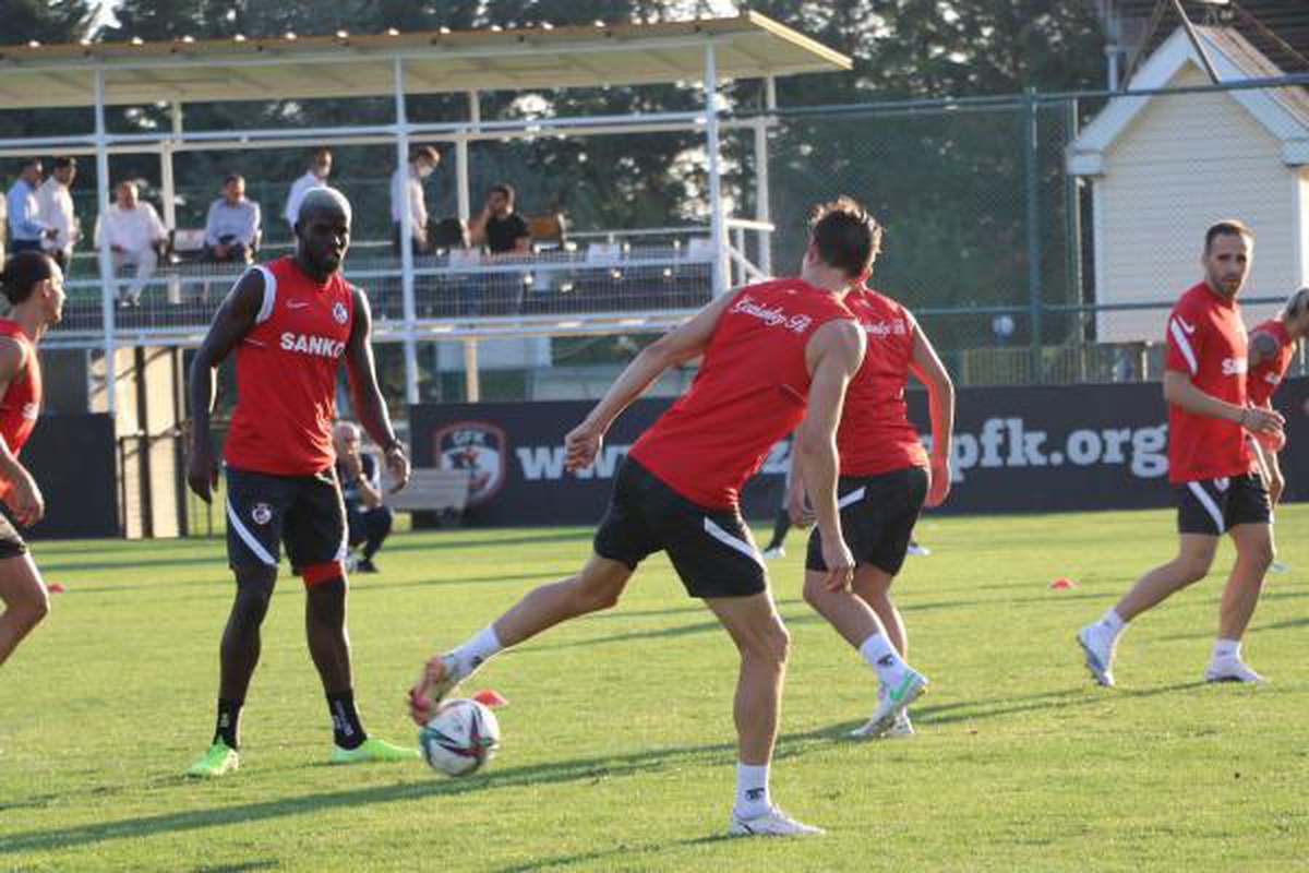 Erol Bulut: Yakaladığımız pozisyonları gol olarak değerlendireceğiz