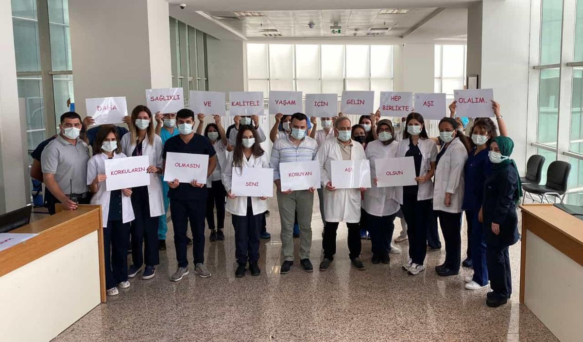 Hatay\'da sağlık çalışanlarından vatandaşlara "aşınızı yaptırın" çağrısı
