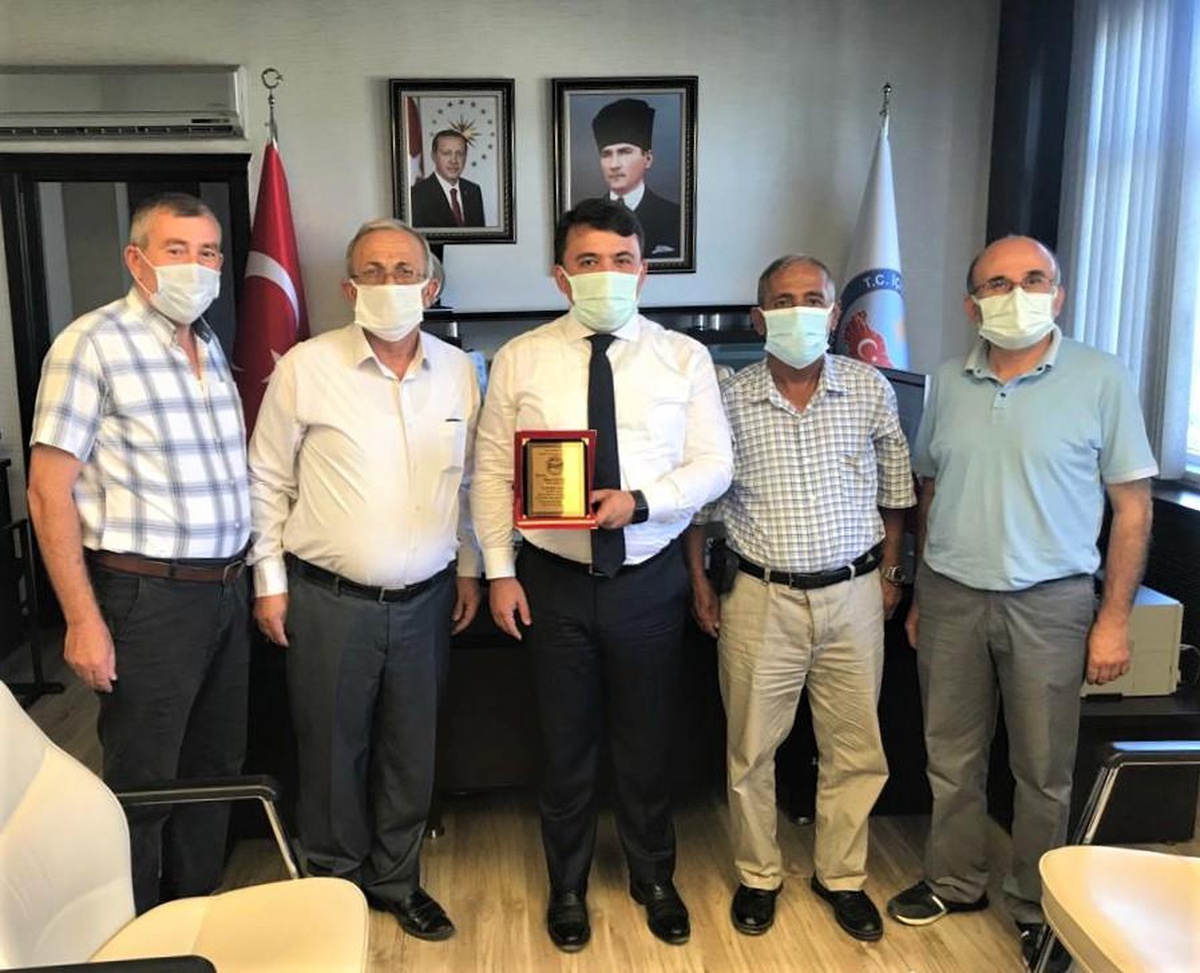 Kavak Kaymakamı Saygılı\'ya teşekkür plaketi verildi