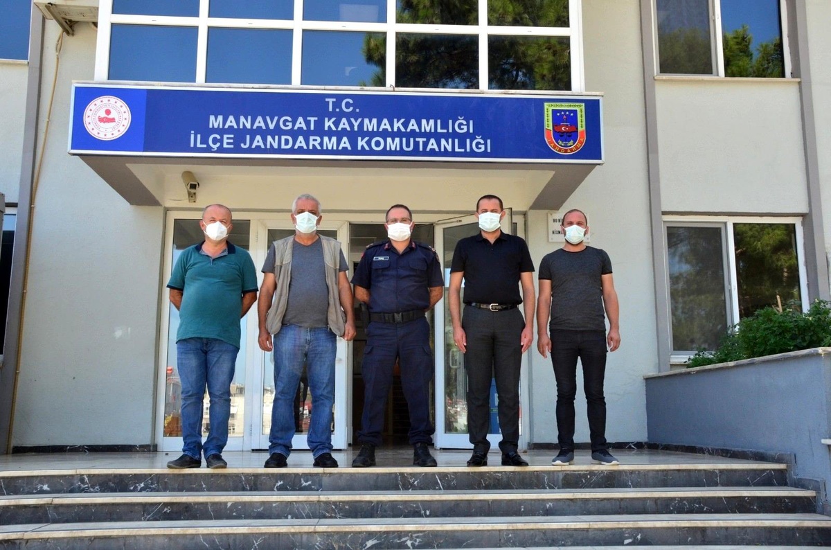 Manavgat\'taki basın mensupları ilçe jandarma komutanı ile bir araya geldi
