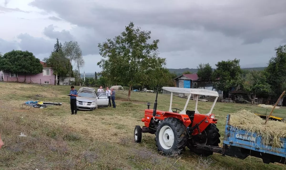 Sakarya\'da otomobilin yoldan çıkması sonucu 5 kişi yaralandı