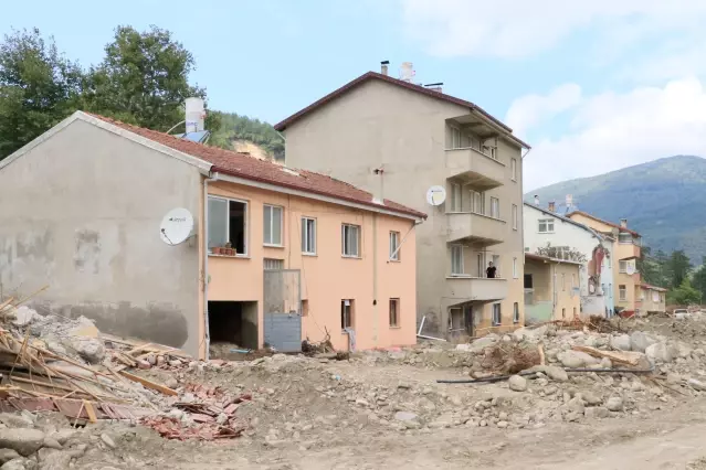 Son dakika haberleri... Selden iki engelli çocuğu ve torunuyla kurtulan 72 yaşındaki kadın yaşadıkları korkuyu unutamıyor