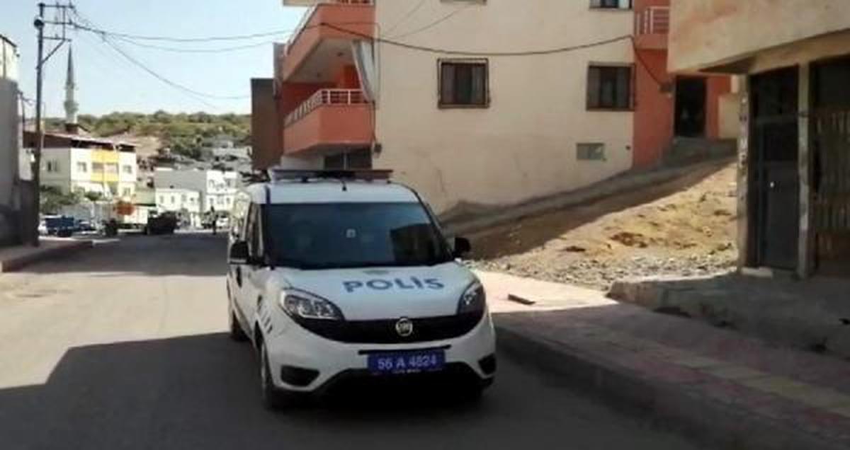 Siirt\'te polis otosundan anonsla aşıya davet