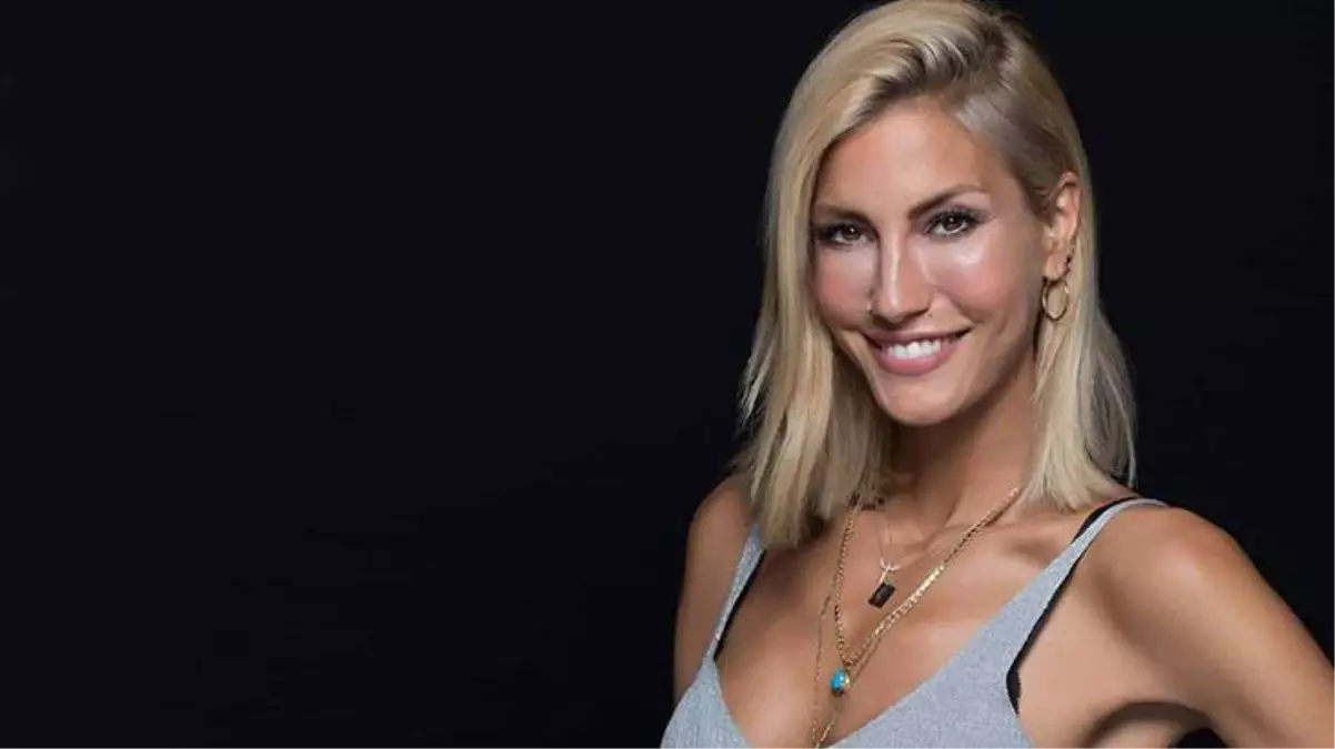 Tıpatıp benziyorlar! Çağla Şıkel\'in ablasını görenler, şaşkınlıklarını saklayamadı