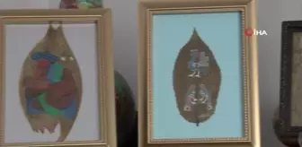 Yaprakları tuval gibi kullanıp hat ve minyatür figürler işliyor