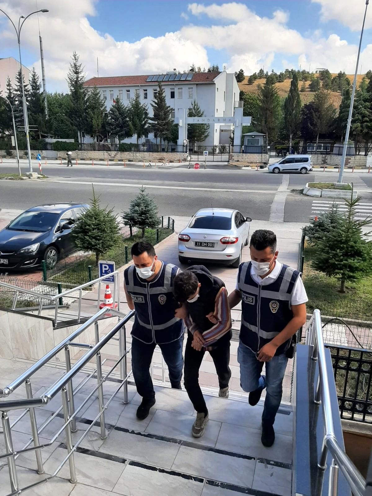 6 otomobili soyan şahsı polis yakaladı