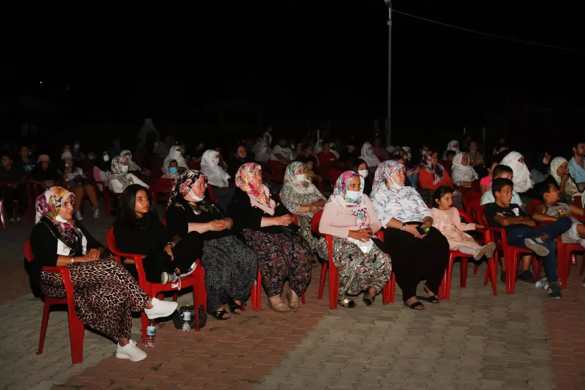 Açık hava sinema geceleri büyük ilgi gördü