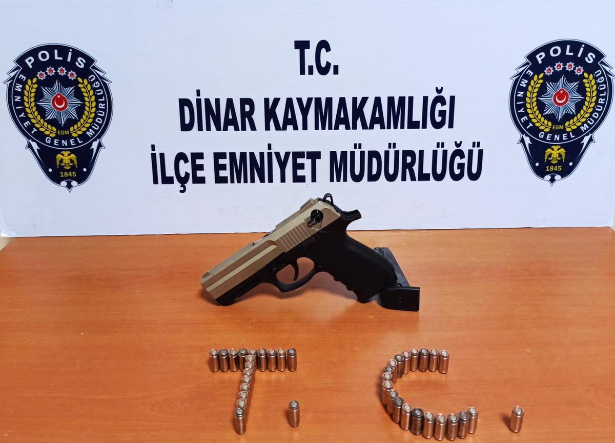 Afyonkarahisar\'da düğün konvoyunda havaya ateş açan kişiye adli işlem yapıldı